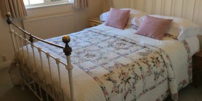 Kings Arms Cottage Double Bedroom